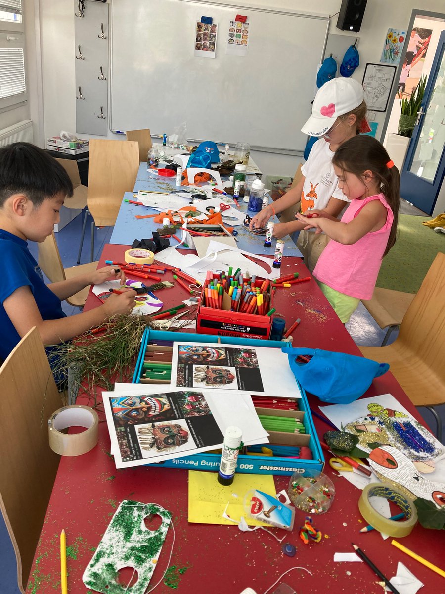PBISchoolExtra's tweet photo. Creating masks for the jungle #SummerFun7+ https://t.co/fCnSU8XELd
