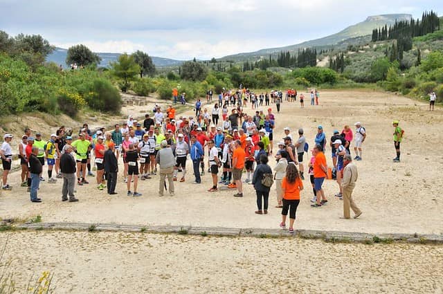 AdventureTropos's tweet image. Ο σπουδαίος αρχαιολόγος και φιλέλληνας Στέφανος Μίλλερ έφυγε από τη ζωή σήμερα σε ηλικία 79 ετών.
Έφερε στο φως το αρχ. Στάδιο που διεξάγονταν τα Νέμεα.
Συντελούσε στην " έναρξη" του Ολύμπιου Δρόμου, ξεναγώντας τους δρομείς στο Στάδιο που ανακάλυψε, πριν την γραμμή εκκίνησης.