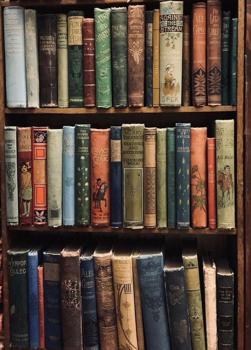 Tozlu raftan aldım tüm anılarımı...