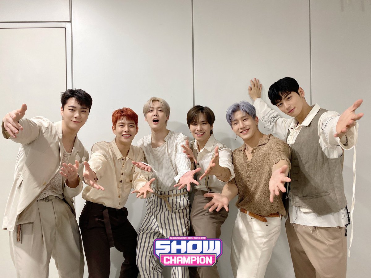 MOONBBlN's tweet photo. We went total earth tone 🌎 for today's #Waterfall special stage!! See you in a bit! https://t.co/yKrcbItJHX
