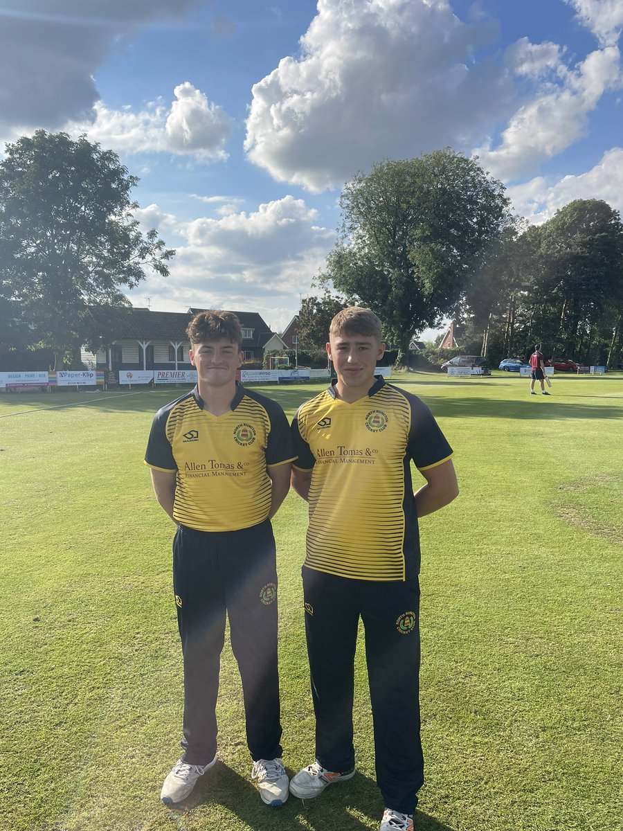 Our 2021 U19’s Squad in action again last night 🏏🔵🟡

Well done on the win after scoring 164 runs and taking 8 wickets 👏🏼

Team Spirit 💯💙💛

#NorthRunctonRaiders 🏏