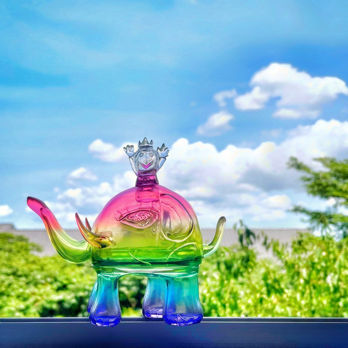 wilson1980's tweet photo. 🤴🏻🐘🌈✨
#sofvitokyo #designertoys #arttoy #rainbowcolors #art #toy #magicalpot #sisimarumomo #ししまるもも #まじかるぽっと #魔法壺 #ぞうさん #sofubi #sofuvi #sofvi #ソフビ #綺麗 #ファンシー #märchen #メルヘン #rainbow #青空 #Elephant https://t.co/xGwyj0tSy9