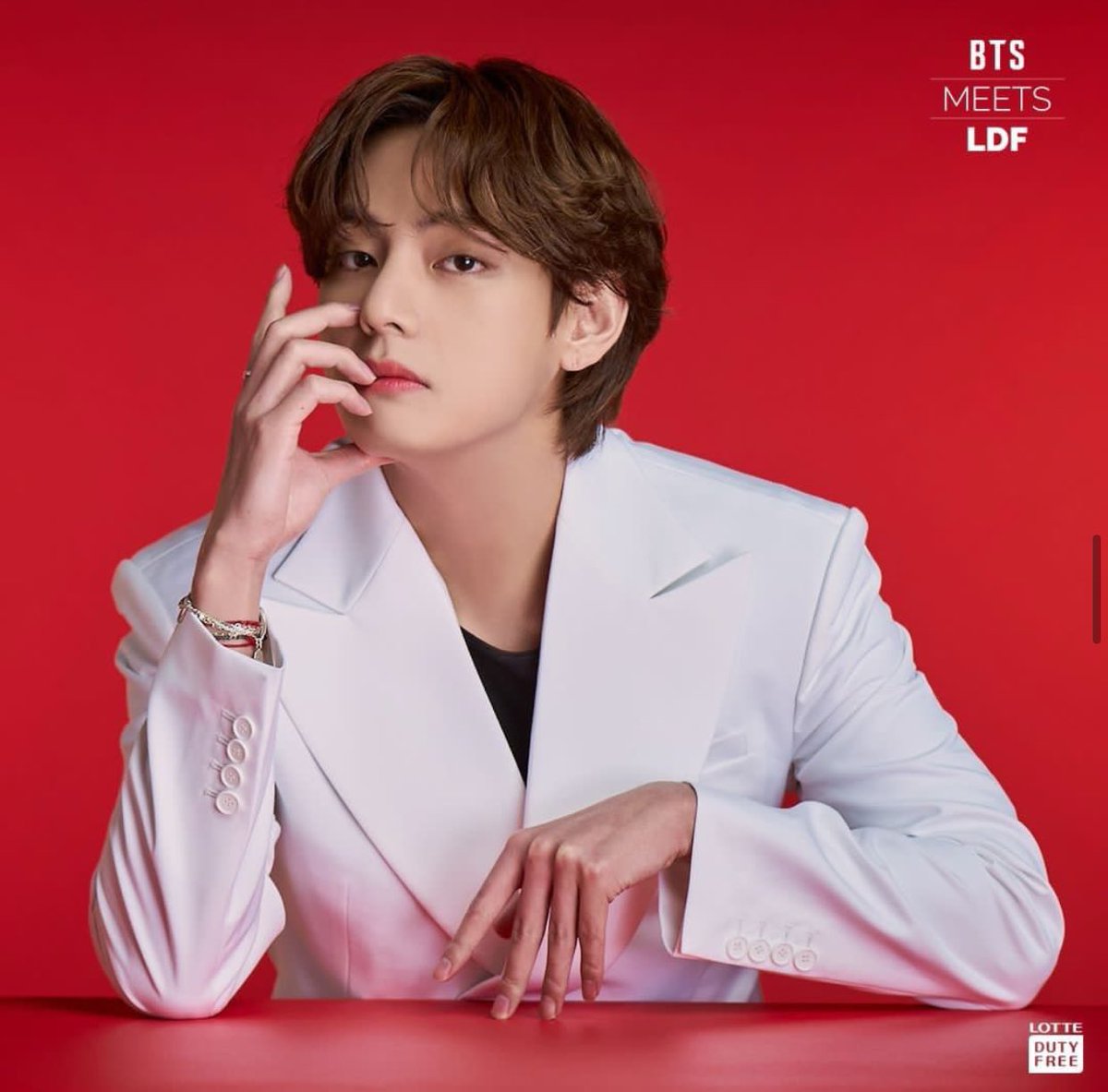 U88guk's tweet photo. หล่อมากก�� พ่อแก้วแม่แก้วเอ้ยย https://t.co/YBY3FRYywE