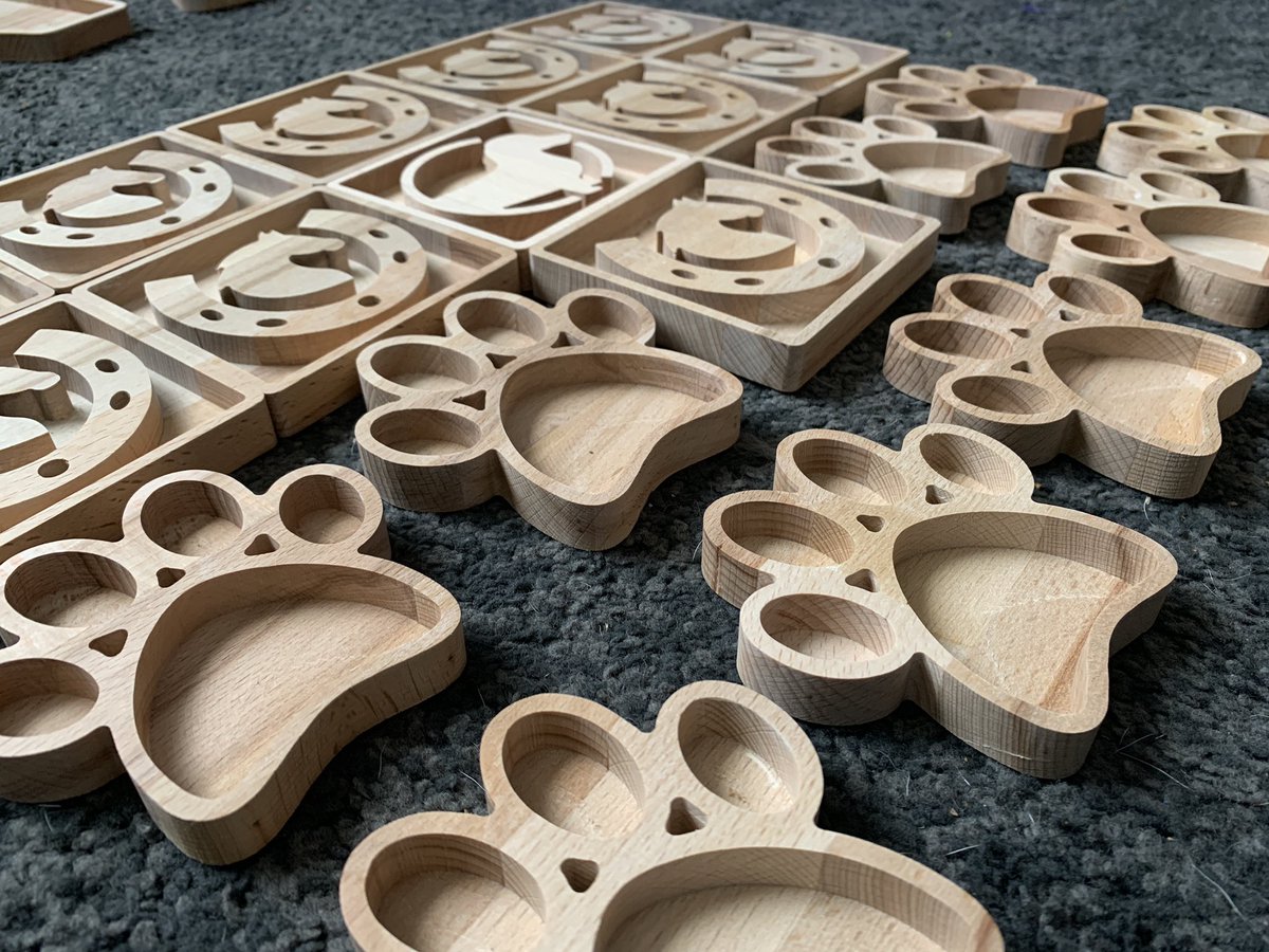 yourcraftstuff's tweet image. Some more for postman pat today #resin #resinart #resincoasters #resincraft #artsandcrafts yourcraftstuff.co.uk