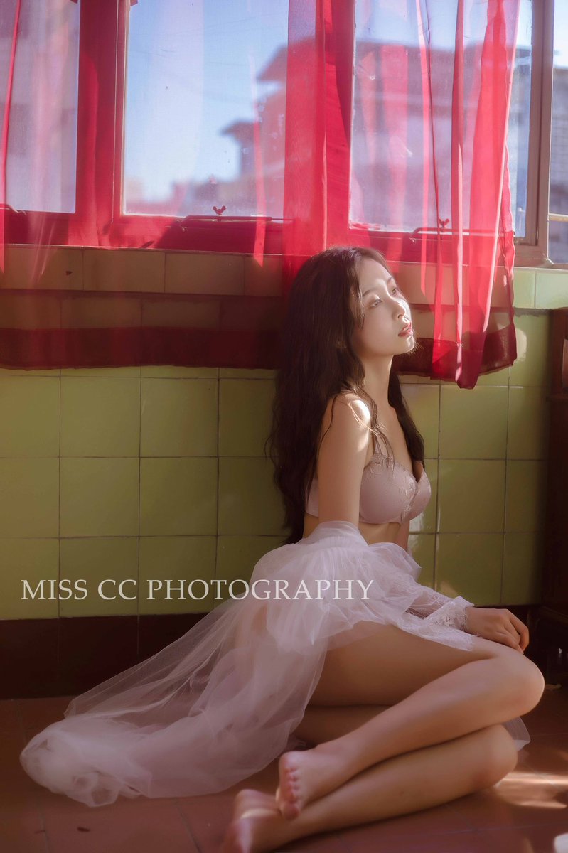 让自己及时清醒
好去追随那点火光 ​​​

摄影/@misscc520 

#私房 #私房写真 #摄影 #成都约拍 #性感 @305051993G @mumu537 https://t.co/SHtyldFVYv