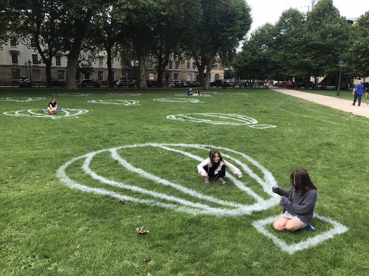 Following this morning’s mass ascent, dozens of hot air balloons are currently being painted on Queen Square