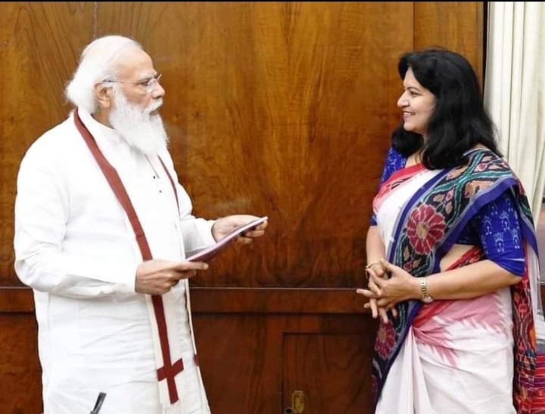 jyotirmayablgr's tweet photo. @AprajitaSarangi @PMOIndia @dpradhanbjp 
ମାନନୀୟ ଧର୍ମେନ୍ଦ୍ର ଜୀ ଏବଂ ମାନନୀୟ ପ୍ରଧାନମନ୍ତ୍ରୀ ଙ୍କ ସହିତ ଆମର ଏହି ଦୁର୍ଦିନ ବିଷୟରେ ଦୟାକରି ଆଲୋଚନା କରି ୪୦୦୦ ଛଟେଇ କମ୍ପ୍ୟୁଟର ଶିକ୍ଷକ ଙ୍କ ପାଇଁ ପୁନନିଯୁକ୍ତିର ବାଟ ଫିଟାଇ ଆମର ଦୁଖ ଦୂର କରିବାରେ ସାହାଯ୍ଯ କରନ୍ତୁ। 
🙏🙏🙏🙏🙏 https://t.co/uNaNeUpQhu