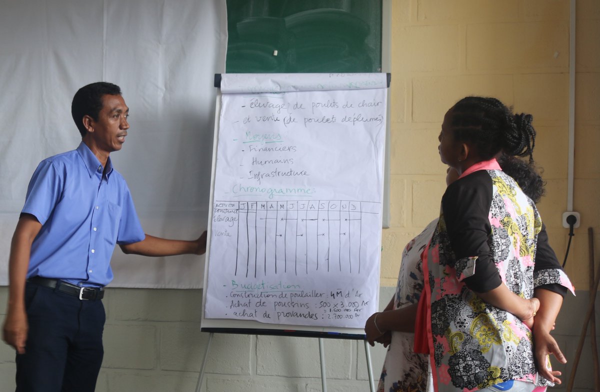 SOSCVMadagascar's tweet photo. Projet #QUAPEM : Pour soutenir l'autonomie financière des centres d'accueil à #Madagascar, 30 projets #AGR ont démarré depuis juillet dans 4 Régions.
@GvtMonaco @AFD_France Illis Monaco @SOSVE_FRANCE @SOSCVMadagascar #MPPSPF https://t.co/PlaqkbSZEn