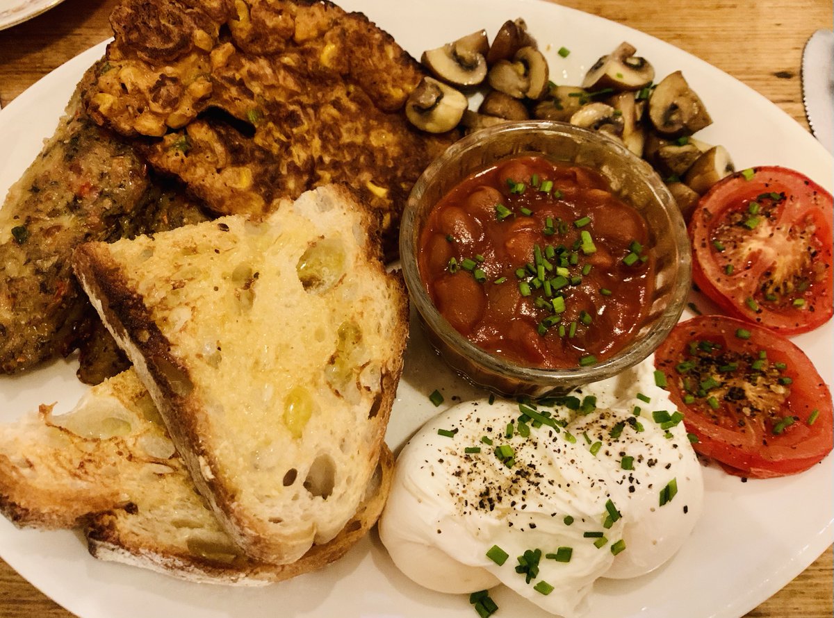 Absolutely ridiculous to meet a friend for a brew <a href="/ArtOfTeaUK/">The Art of Tea</a> and think you won’t have a full breakfast while you’re there.