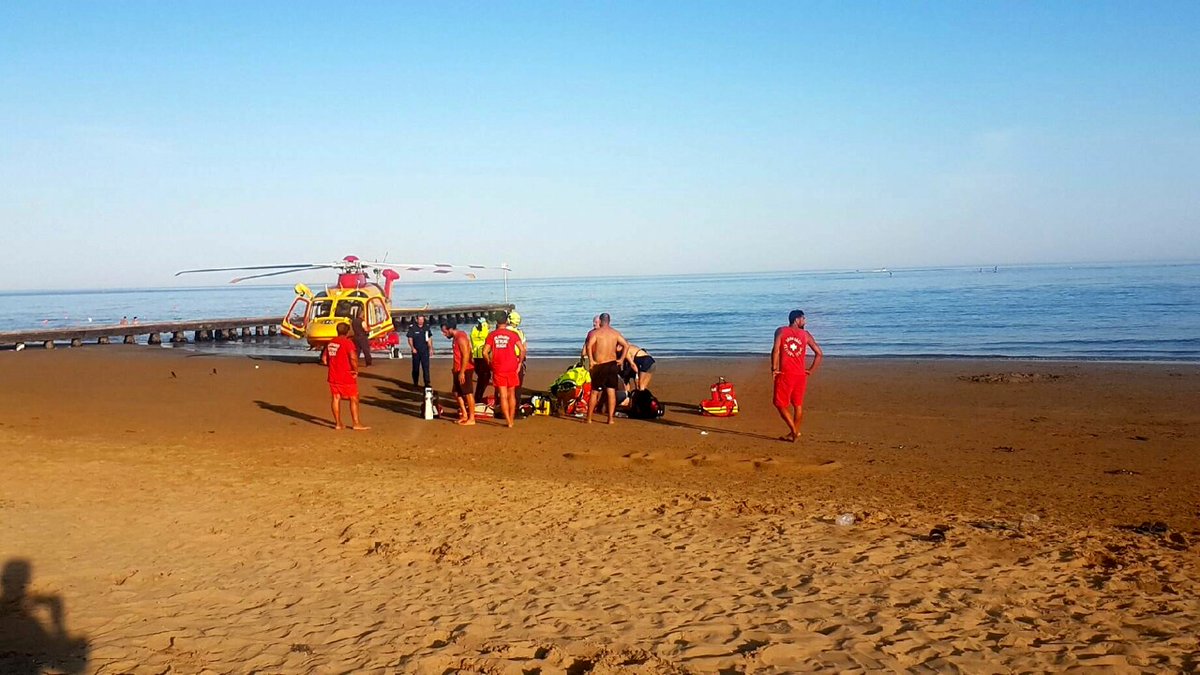 Jesolo, bimbo rischia di annegare: salvato da un 40enne residente nella Marca dlvr.it/S5RqTB