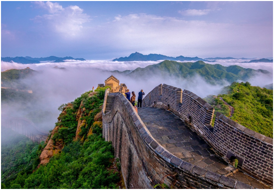 Medios03181715's tweet photo. La niebla de la mañana en la Muralla China muestra este impresionante paisaje #China #Hebei #cultura #historia #bellezachina https://t.co/woz69DP7rG