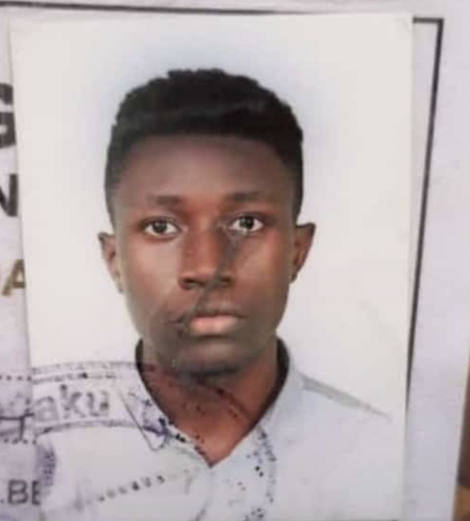 My friend RemiTaiwo Yusuf has been missing since yesterday. Please help us find him and call 08118615136 if he’s found. Retweet please!