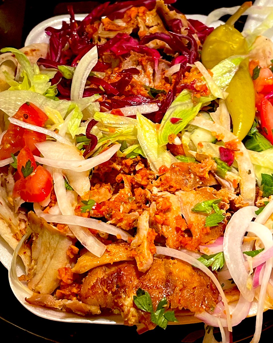 TheGaztronome's tweet image. Solid post-drinking order last night. Starter of battered sausage, chips and curry followed by a main of mixed kebab, all the salad, and all the chilli sauce. #yes #allkindsofyes