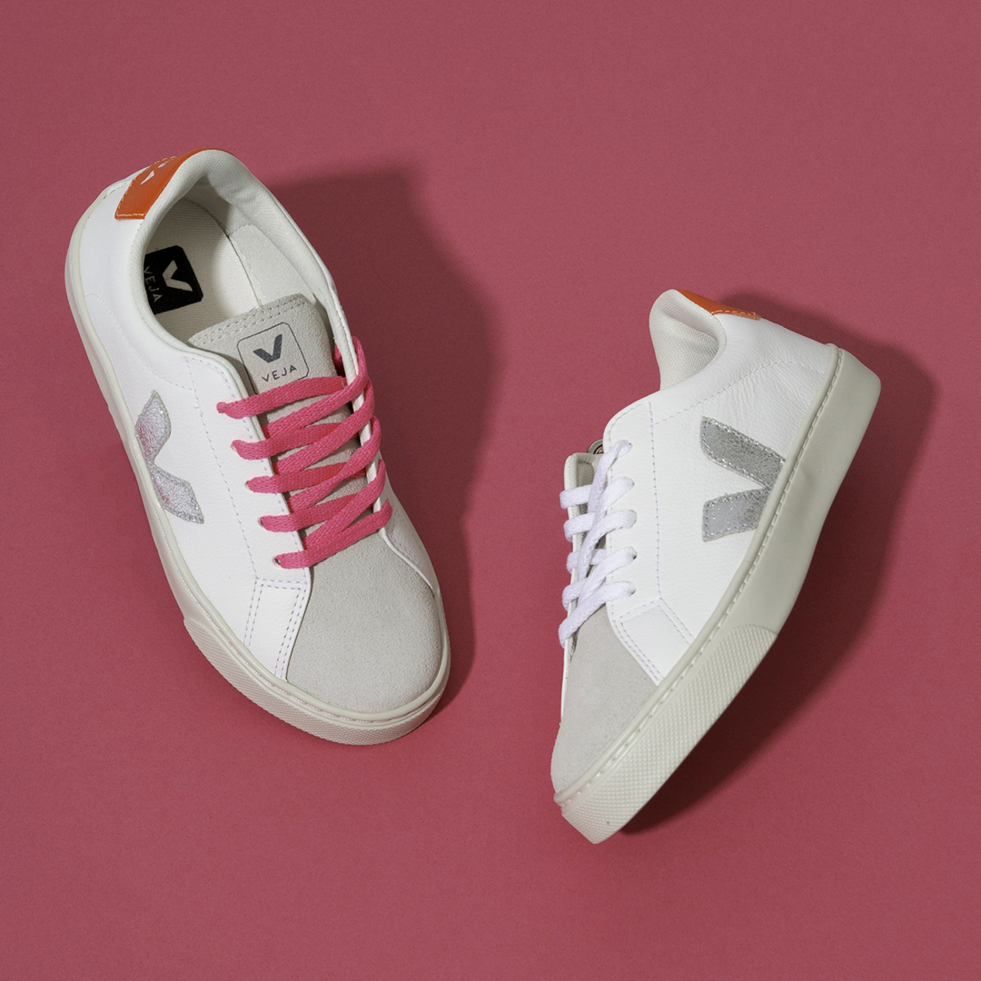 psychejunior's tweet photo. Sneakers with sparkles and sustainability are always a winner 👟

https://t.co/Lk6bPgxkHJ 

#Veja #VejaKids #VejaTrainers #VejaSneakers #VejaFootwear https://t.co/ygeoJdNHrh