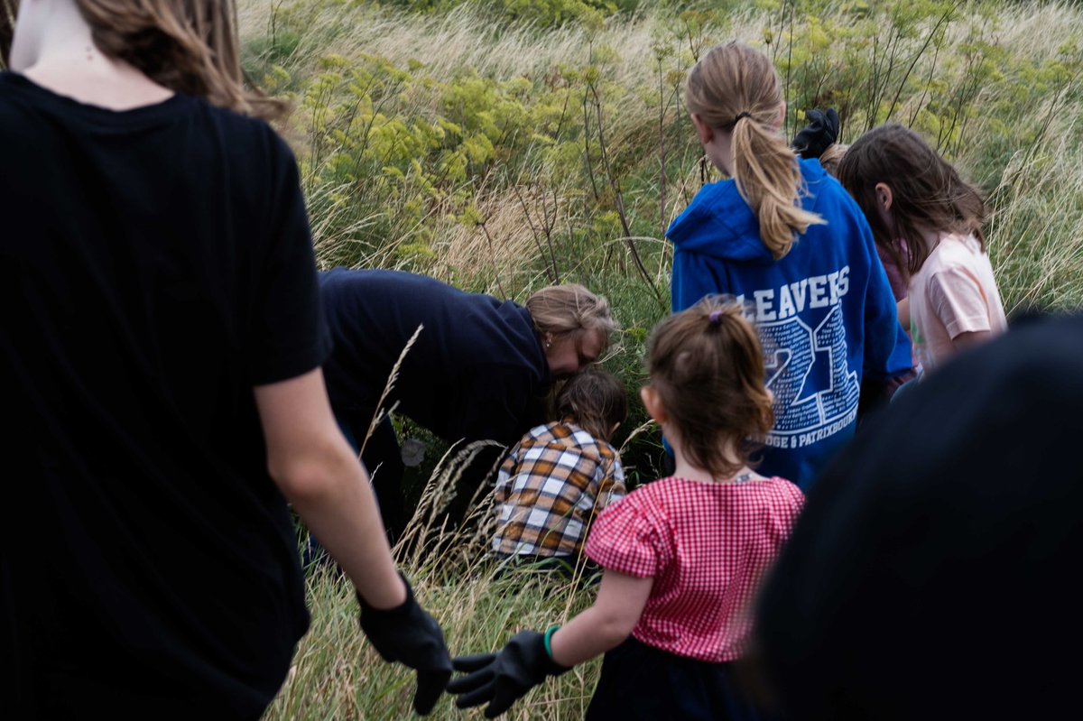 Our Kent’s Magnificent Moths team getting families involved with surveying in Kent last week 🐛🐛 #surveying #MagnificentMoths #mothsmatter #familydayout #wildlifeconservation #insecthunt