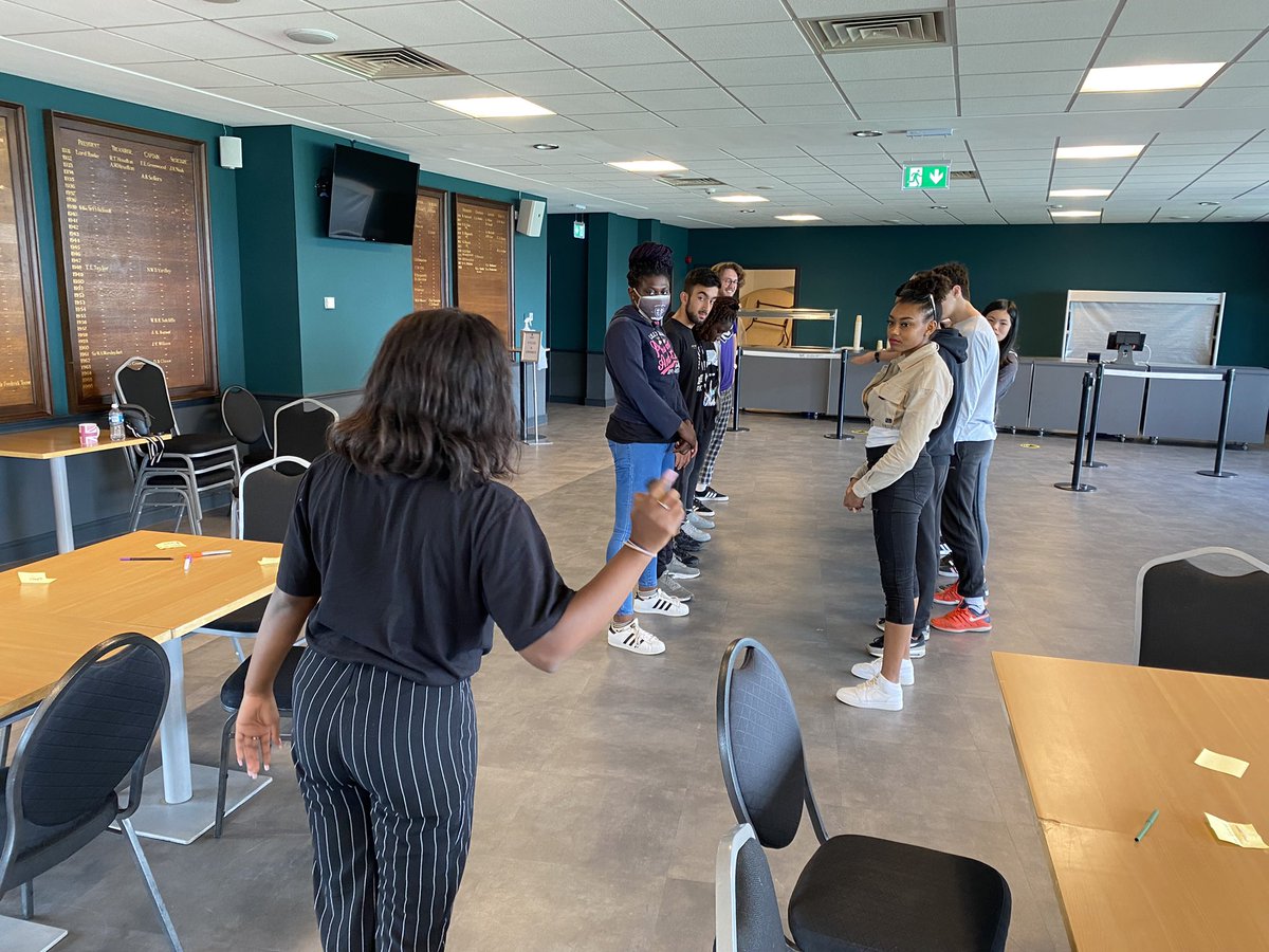 loudspeakerlive's tweet photo. Coach Zhane (@ZeeHope13) teaching all the basics of body language in Leeds with @YCCC_YCF 🔥🔥
#loudspeaker #bodylanguage #powerposition #teach #entertain #inspire #speakandwin https://t.co/Ueuo9h4aDx
