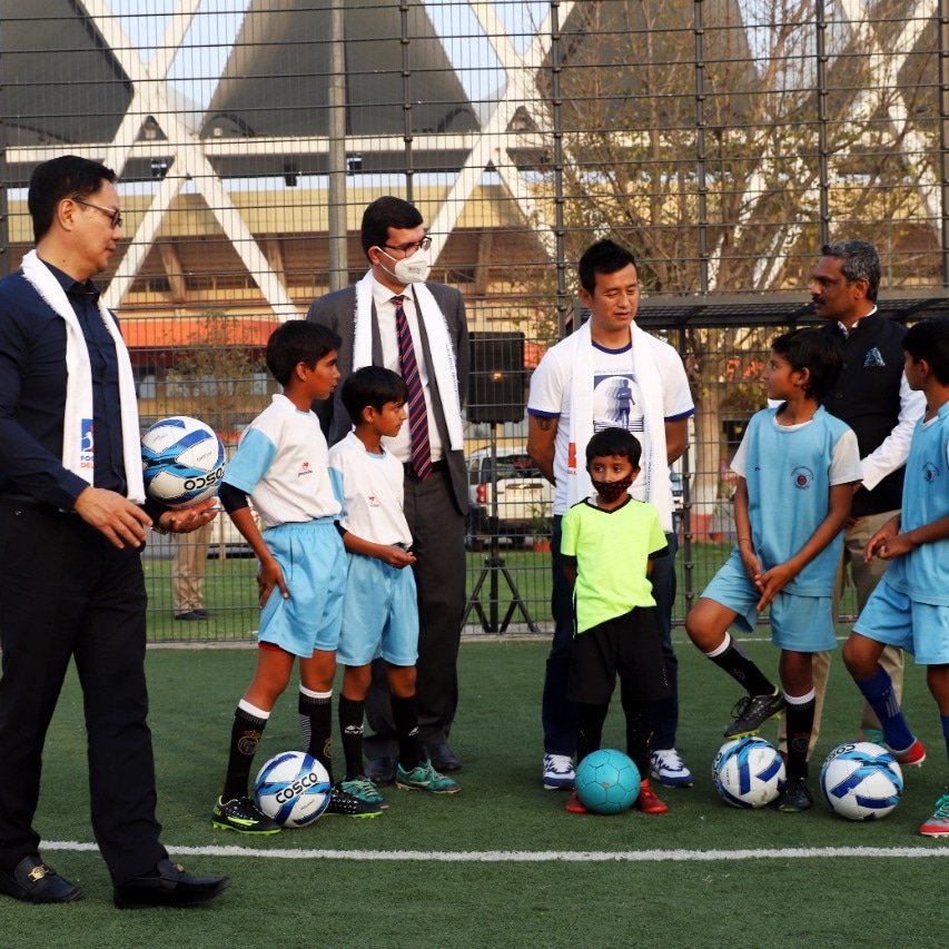 FootballDelhi's tweet photo. #giftaball Campaign ⚽
Encouraging kids to play Football at an early age and do wonders on the ground.
#footballdelhi https://t.co/IEN61URWXp