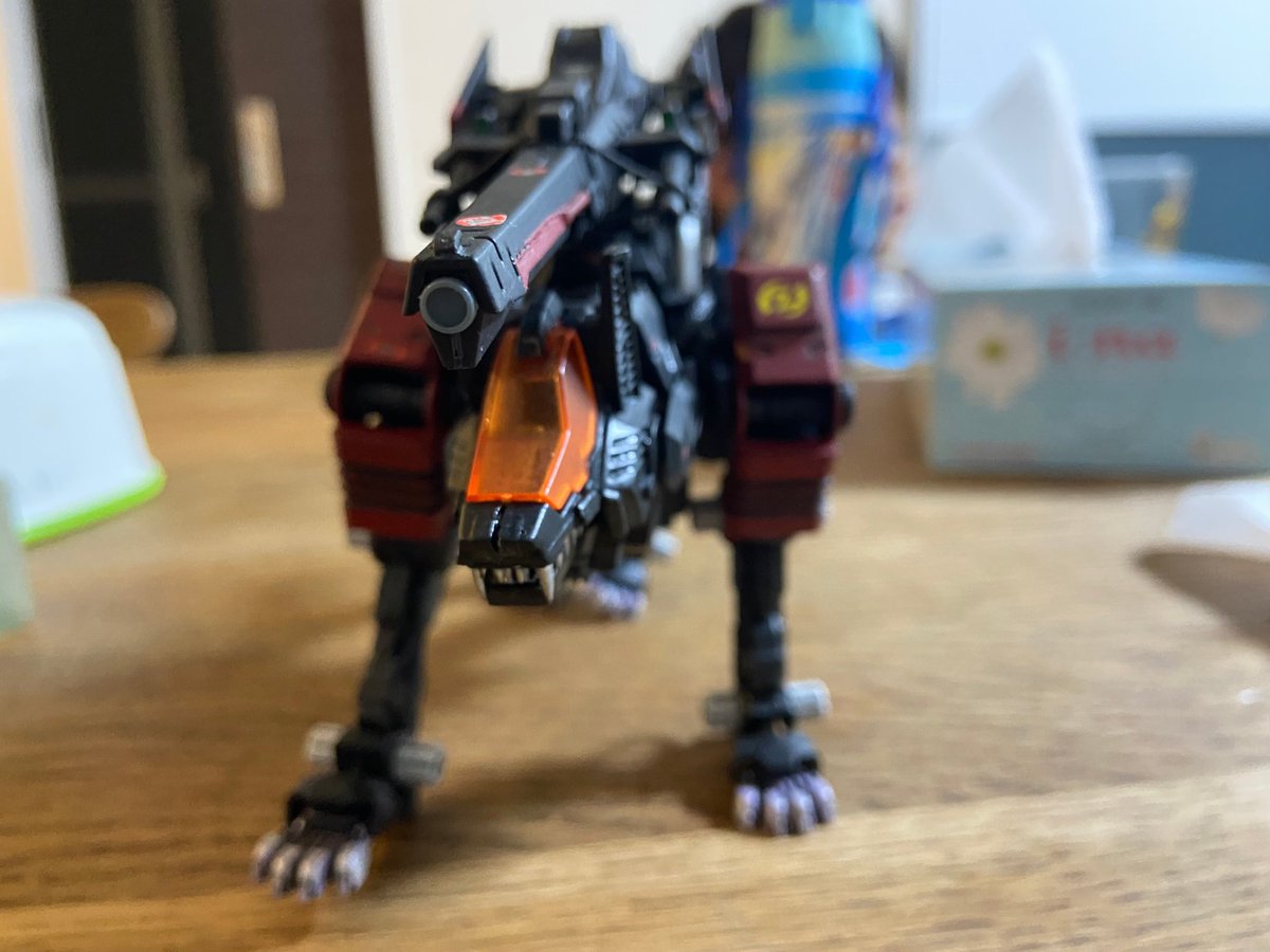 ZiBranch's tweet image. やっと完成した！
初の筆塗り、ディティール追加
模索しながらで時間がかかってしまったけど
無事完成してよかった！

また改めて撮影することにします

#commandwolf #hmmzoids 
#hmmゾイド