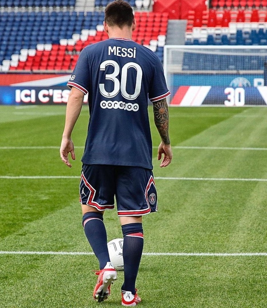 Camisola de Messi foi colocada à venda às 22:00 e esgotou às 22:01.