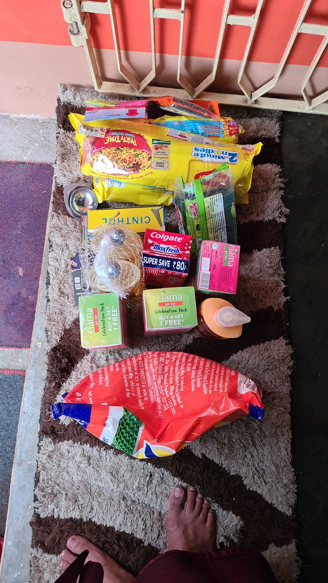 TYusufzaee's tweet photo. Part 1- @Kishorebiyani
@bigbazar I don't know whether the employee at Bigbazaar understands the scenario or not.
I Pre-booked Maha Bachat offer on 2nd of August 2021 and i was advised that i will get the message of the coupon code within 24 hours but i didn't got any. https://t.co/0uTsXyE9Ht
