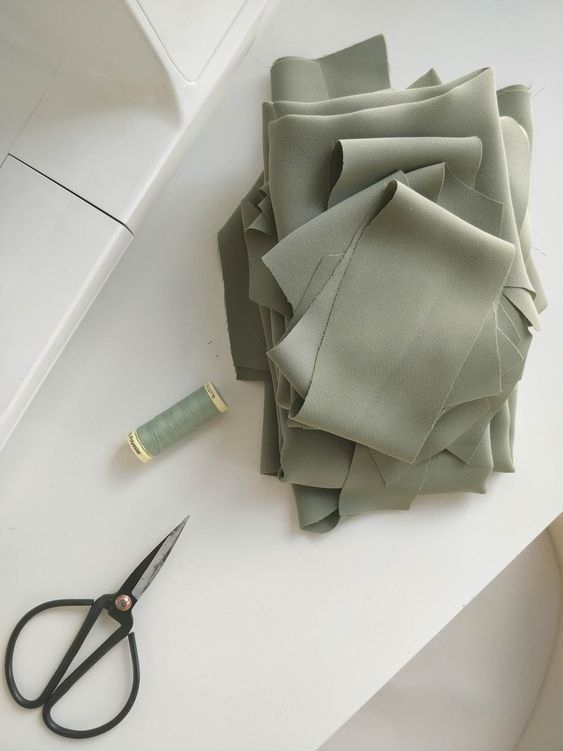 GradeHouseLtd's tweet photo. Gorgeous inspiring image -Love this sage green colour

🌐 https://t.co/zUxZ8EuqiA
📞 +44 7342 880480⁠
✉️ info@gradehouseltd.com⁠

#atelier #fashionbusiness #fashiondesign #fashionbrand #fashionstartup #fashiondesigner #couture #highend #bespoke #luxury #readytowear #bts #dior https://t.co/Sn7DlfVsXc