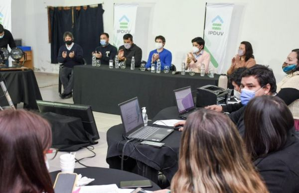 🔴Con 400 inscriptos, sortearon 20 viviendas en Du Graty y el IPDUV ahora busca "redoblar esfuerzos"

diario21.tv/notix2/noticia…
<a href="/IPDUV/">InstitutodeVivienda</a>