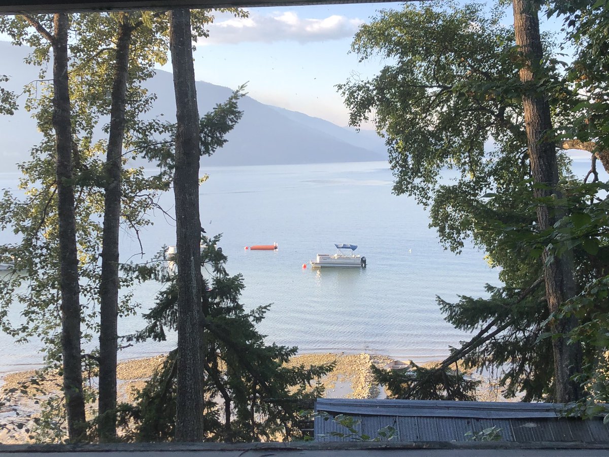 shannonpeel1's tweet photo. Finally - the smoke cleared and it feels like summer!!! 

There is Nothing better than sitting here with my dad drinking coffee and watching the lake in the morning. 

#bcfires #wildfires #bcsummer #summer #bcheat #bcheateave https://t.co/oqPLKTxzvo