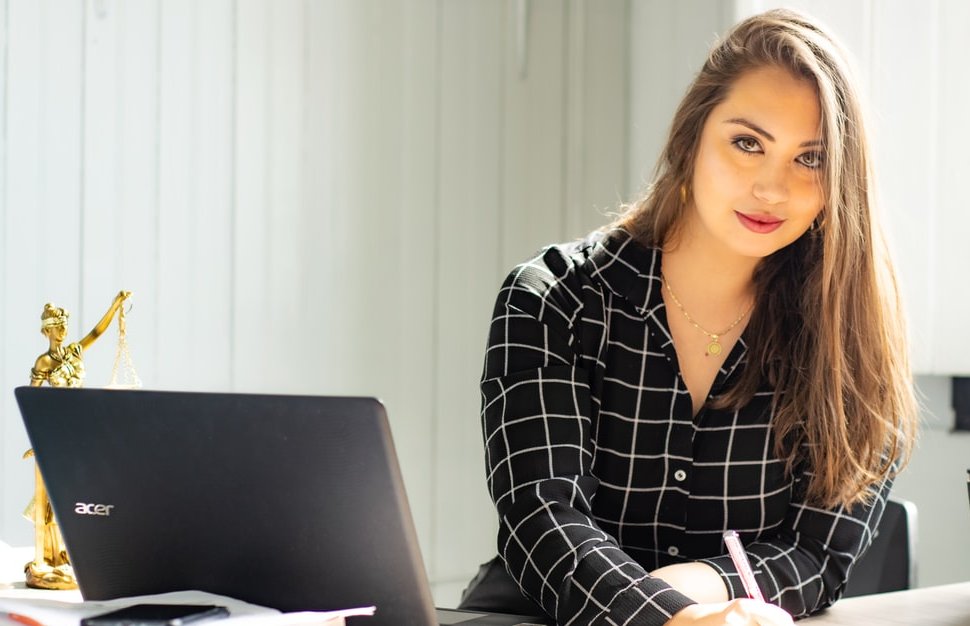 Why every #Business needs a #Website tinyurl.com/wedbknw Is your #Webpage looking a bit tired🥱 &amp; outdated?👴Does your website do your business justice🦸‍♂️we can rejuvenate it &amp; infuse it with #AI🤖to create a seamless experience for clients👥perfectwebdesign.net🧑‍💻