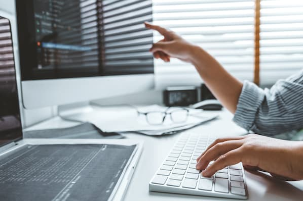 _NatashaMorales's tweet photo. Good #data protection and account security are essential to #marketers - and to the businesses they represent. Here are 3 reasons why you should care more about data security (via @hubspot): https://t.co/fxFgfcaOYB https://t.co/7hpFf5x36T