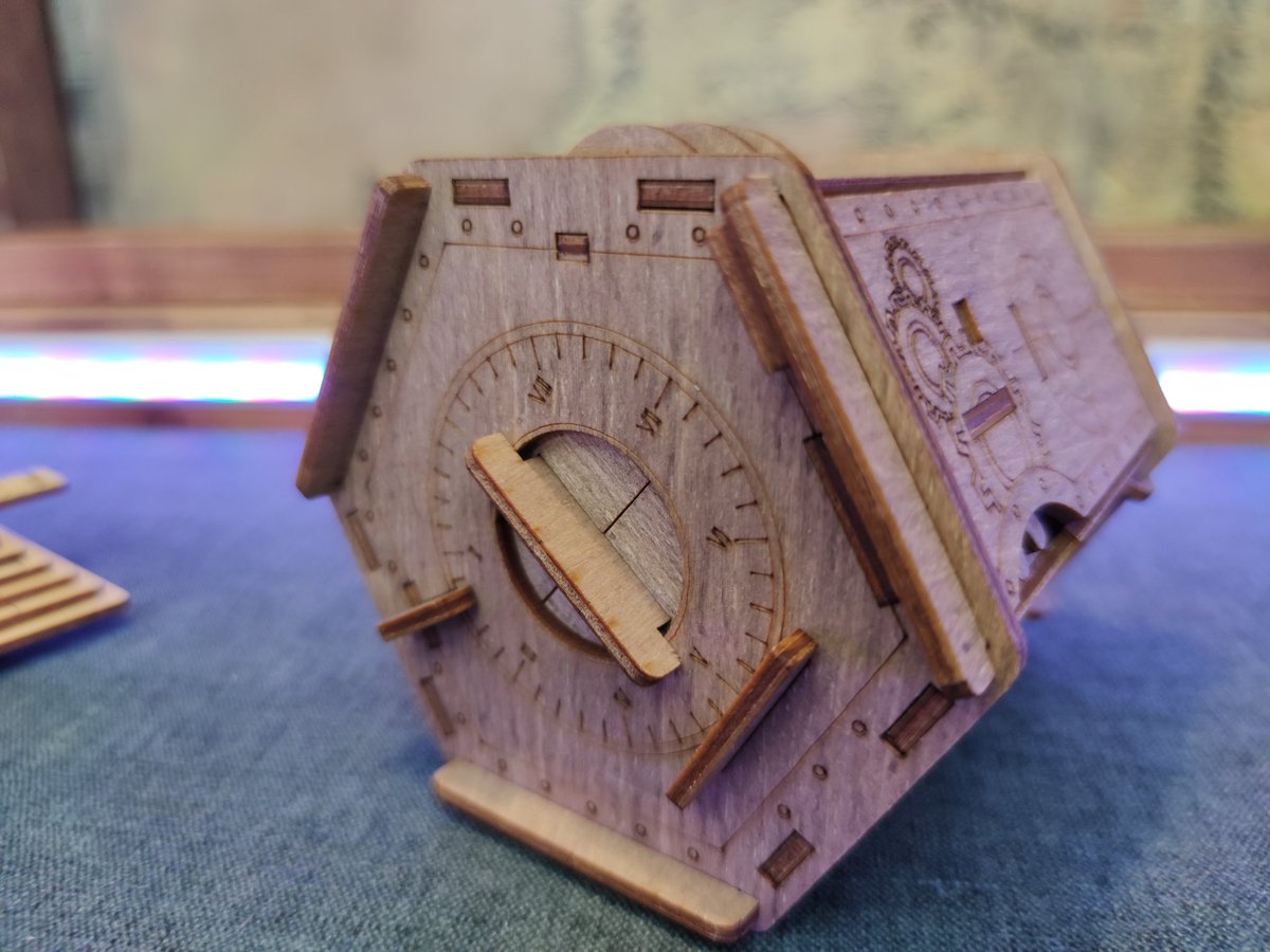 ElAgujeroHobbit's tweet photo. Esta tarde a las 20:00 #Directobbit para dar el ganador de la Escape Box de #EscapeWelt...
Y ya aprovecharemos para jugar a algo, no? https://t.co/BZVguw5kdx