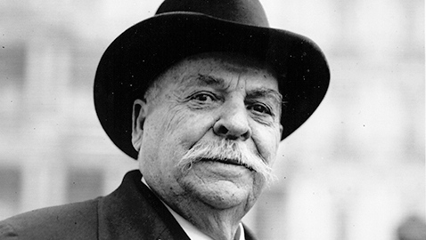 Aug 11th, 1924: Ex govenor Alf Taylor records "Brother Noah Built an Ark" for Victor in New York, NY.  Tune in to Radio Bristol at 10amET to hear it! 
.
.
.
.
#radiobristol #oldtimemusic #78rpm #rootsmusic #countrymusichistory #warofroses #alftaylor