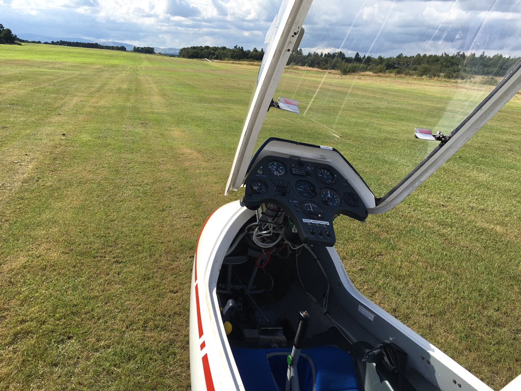 AJLUK1's tweet photo. Stepping out of cockpit after being cleared to fly solo again! Brilliant to be back in the air and as PIC! #solopilot #blueskys #gliding #soaring #flight #aviation #freeflight #nothinglikeit https://t.co/vUjOi2KELg