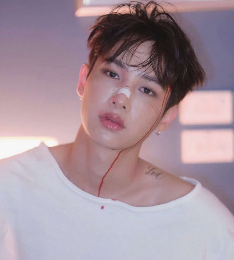 ความจริงคือโดนต่อยมาหรอ 
/อะไรวะเนี๊ยะ 5555555555 
<a href="/off_tumcial/">เริ่มต้นทำให้เกิดเป็นรูปเป็นร่าง</a> <a href="/AtthaphanP/">ATTHAPHAN PHUNSAWAT</a>