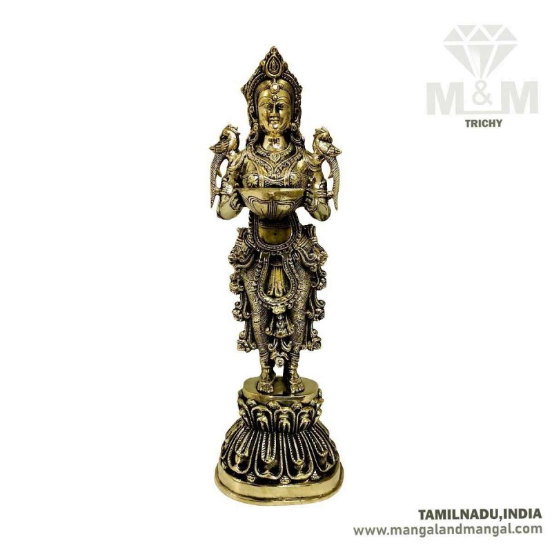 M&M - Brass Paavai Vizhakku / Woman with Oil Lamp / Lady with Diya / Paavai  Vilakku