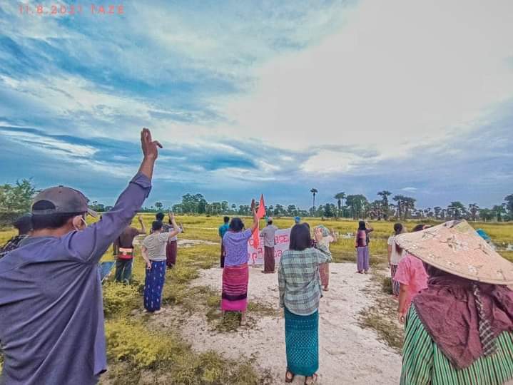 Taze's youths staged a protest rally to overthrow the Military dictatorship by chanting revolutionary slogans.
"NUG is our government"
"Let's drive out the House Guard Military dogs"

#AcceptNUG_RejectMilitary
#Aug11Coup
#WhatsHappeningInMyanmar