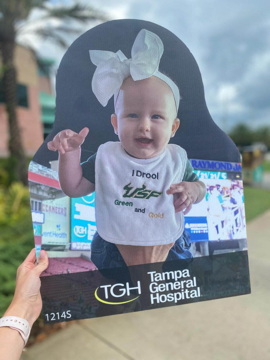 Our youngest princess is ready for some football! She keeps going to her cutout in my home office! <a href="/MKellyUSF/">Michael Kelly Demon Mode</a> <a href="/coach_jeffscott/">Coach Jeff Scott</a> #US2F #GoBulls 🤘💚💛
