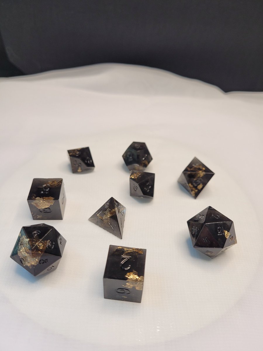 K8SK8DON8's tweet photo. Look at this awesome set of math rocks!!! Im so obsessed with this set. 
#ttrpg #dnd #characterdice https://t.co/g25SOA17Cz