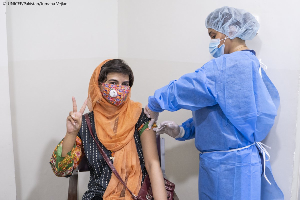 UNICEF Pakistan (@unicef_pakistan) on Twitter photo پاکستان میں اب تک 1 کروڑ 10 لاکھ سے زائد افراد کی #COVID19 کے خلاف مکمل ویکسینیشن ہو گئ ہے اور تقریباً 3 کروڑ 20 لاکھ افراد کو ویکسین کا پہلا ٹیکا لگ گیا ہے۔
#VaccinesWork
<a href="/nhsrcofficial/">Ministry of National Health Services, Pakistan</a> <a href="/GovtofPakistan/">Government of Pakistan</a> <a href="/UNICEFROSA/">UNICEF South Asia</a> پاکستان میں اب تک 1 کروڑ 10 لاکھ سے زائد افراد کی #COVID19 کے خلاف مکمل ویکسینیشن ہو گئ ہے اور تقریباً 3 کروڑ 20 لاکھ افراد کو ویکسین کا پہلا ٹیکا لگ گیا ہے۔
#VaccinesWork
<a href="/nhsrcofficial/">Ministry of National Health Services, Pakistan</a> <a href="/GovtofPakistan/">Government of Pakistan</a> <a href="/UNICEFROSA/">UNICEF South Asia</a>