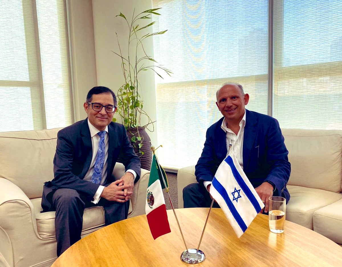 Mauricio Escanero (@mescanerof) on Twitter photo Un gran gusto recibir en <a href="/EmbaMexIsr/">Embamex Israel</a> a Isaac Assa, Presidente Fundación @ilanlat. Comprometidos a promover juntos la #innovación con alto impacto social como pilar para el fortalecimiento estratégico de las relaciones México-Israel. #ImpulsoEconómicoGlobal #MéxicoEnIsrael 🇲🇽🤝🇮🇱 Un gran gusto recibir en <a href="/EmbaMexIsr/">Embamex Israel</a> a Isaac Assa, Presidente Fundación @ilanlat. Comprometidos a promover juntos la #innovación con alto impacto social como pilar para el fortalecimiento estratégico de las relaciones México-Israel. #ImpulsoEconómicoGlobal #MéxicoEnIsrael 🇲🇽🤝🇮🇱