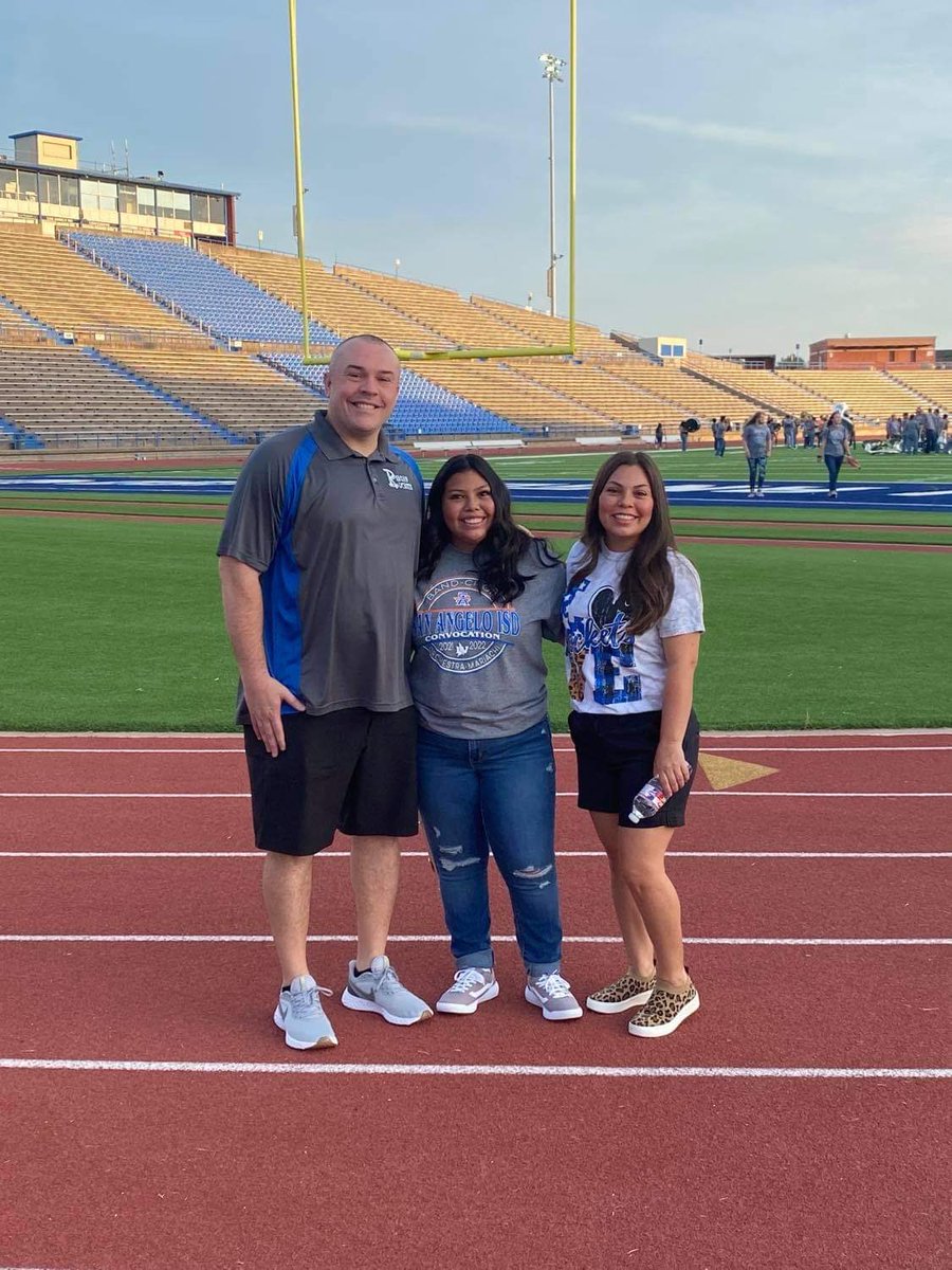 We’re Convocation ready! #growingforwardsSAISD2021