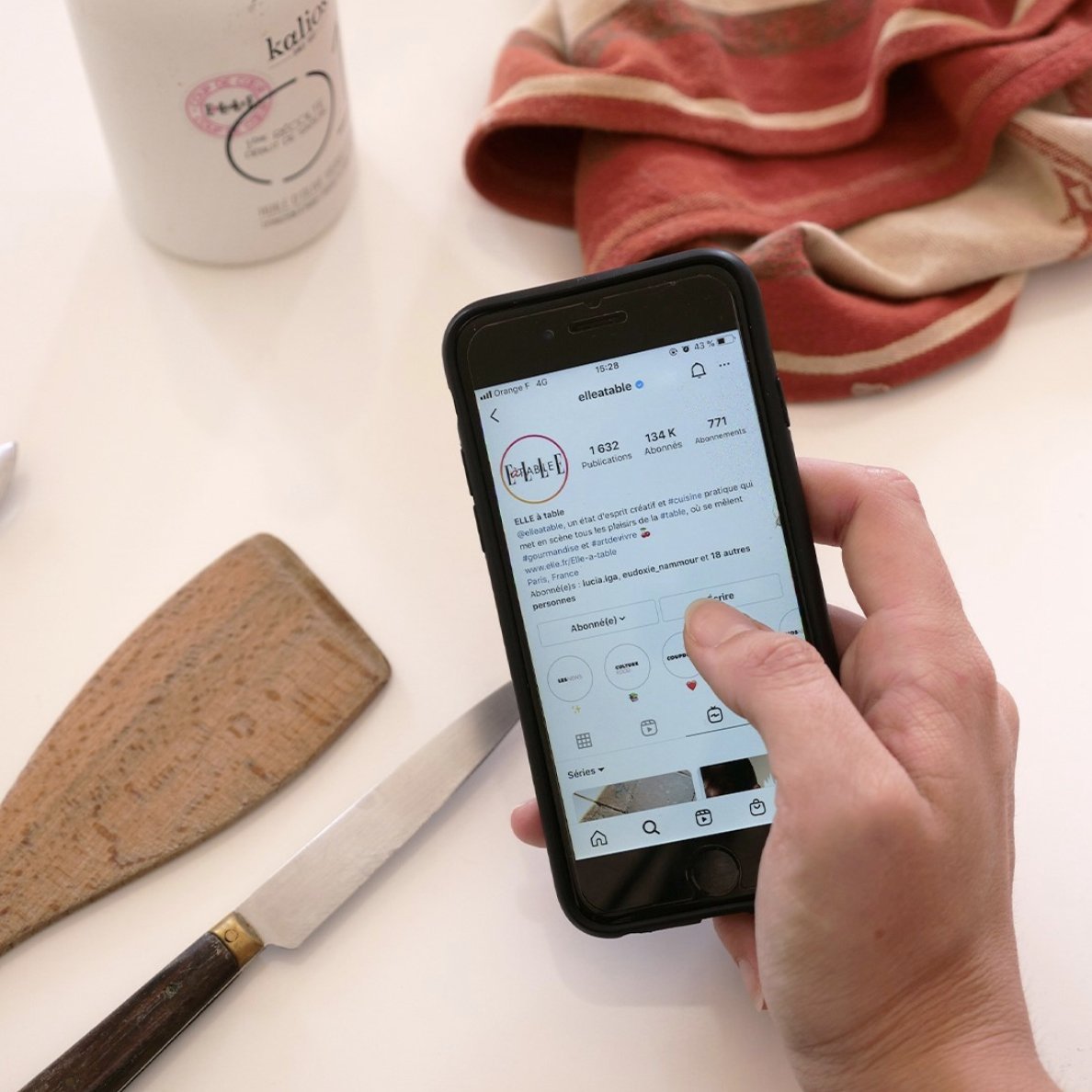 Découvrez ou re-découvrez le compte Instagram d'#ELLEàTable avec de nombreuses #recettes mais aussi des conseils techniques, des #interviews de chefs ou encore des bonnes adresses : bit.ly/3yyTEg9