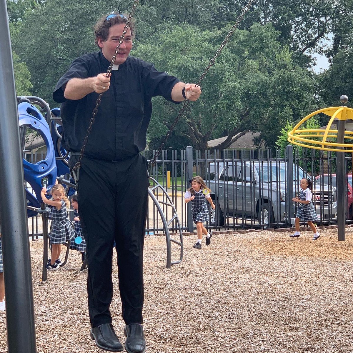PadreHooch's tweet photo. It has been an exciting & fun few days at STM, welcoming our faculty and students back to our campus. Praying for an awesome year! @stmbreagles #onestm https://t.co/KOXu0glUXZ
