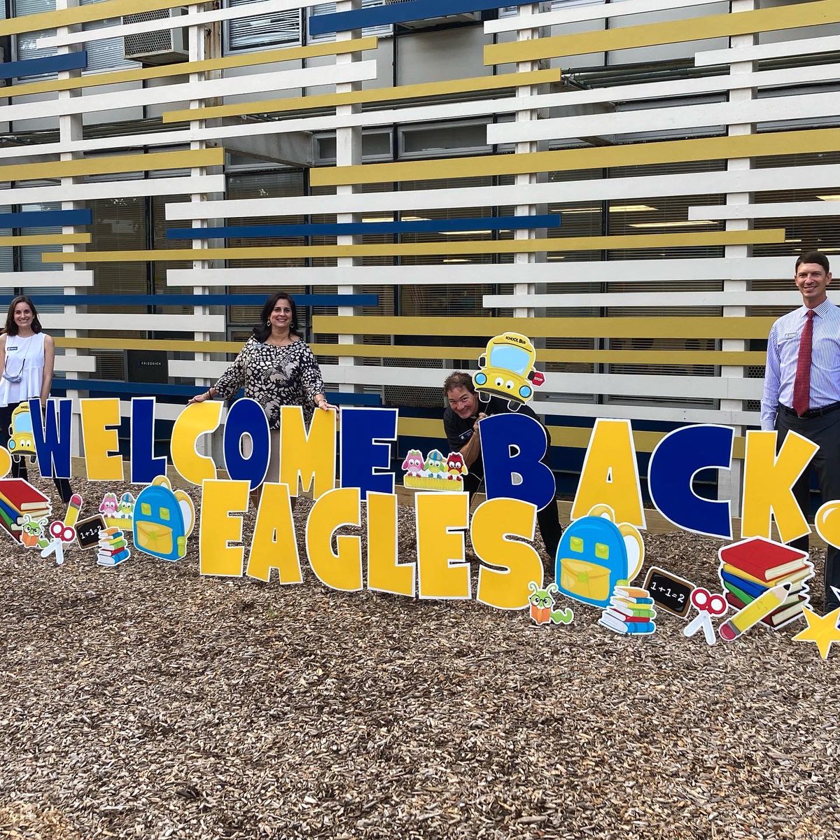 PadreHooch's tweet photo. It has been an exciting & fun few days at STM, welcoming our faculty and students back to our campus. Praying for an awesome year! @stmbreagles #onestm https://t.co/KOXu0glUXZ