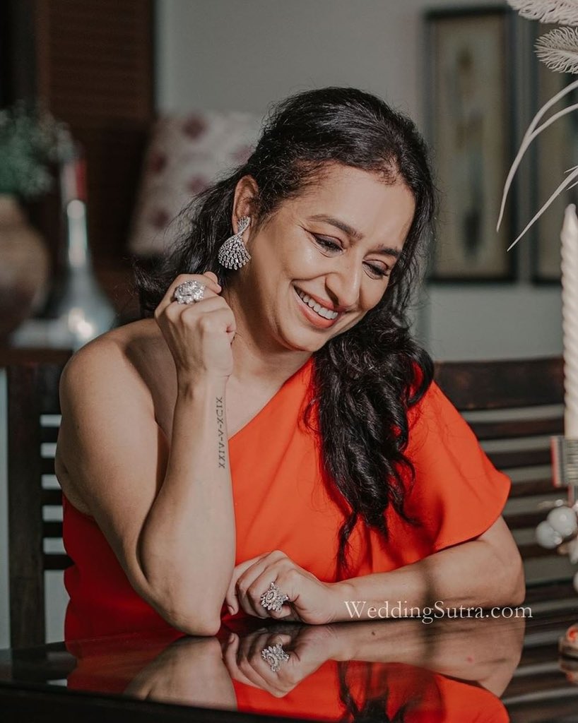 zuzerlucknowala's tweet photo. Entrepreneur Rachana Lucknowala of @vivaahweddingdecorstylist shares “What I love about @forevermark diamonds is how unique they are!
#forevermark #forevermarkandweddingsutra #ADiamond #weddings #diamonds #weddingsutra #indianbride #indianjewellry #weddingscompany #vivaah https://t.co/PGb1iHpi9X