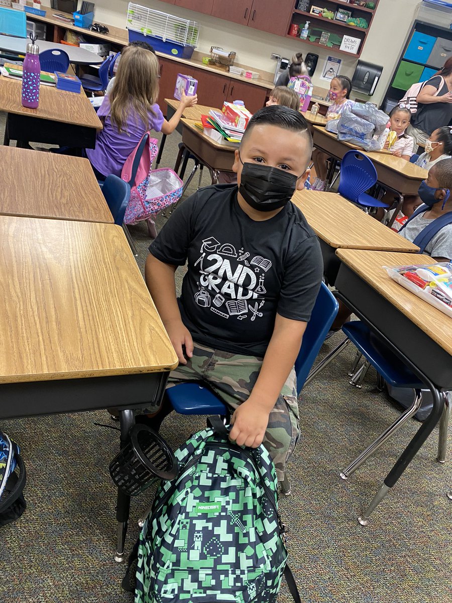 jesskaay_'s tweet photo. Kiddos first day back to school, may god watch over and protect not just my babies but every kid this school year 💗 #AndersonElementary #springBackToSchool @SpringISD https://t.co/7svddohYEe