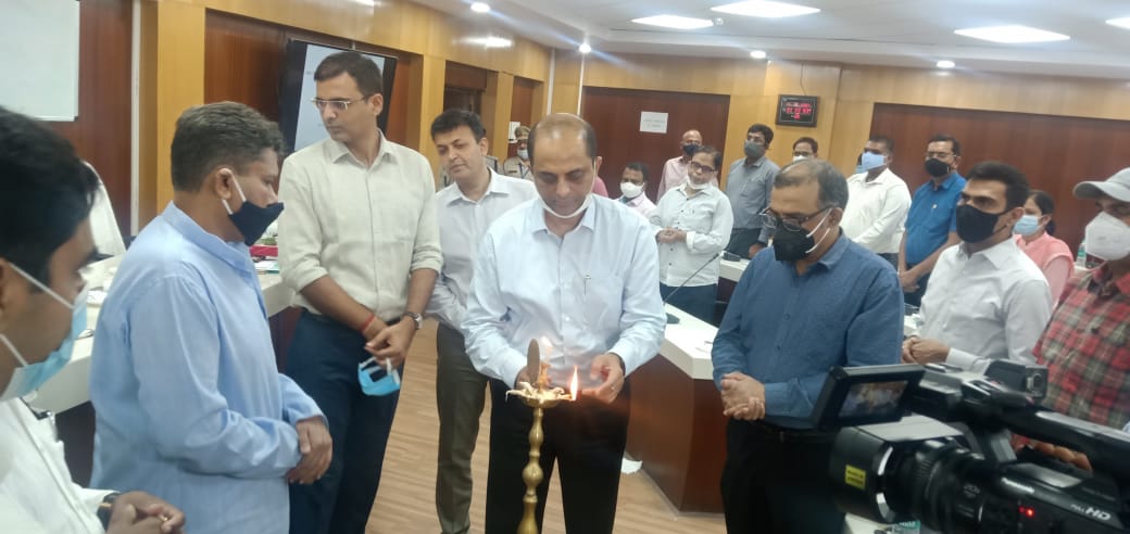 Bihar_PER's tweet photo. राज्य में मद्यनिषेध एवं उत्पाद नीति के कार्यान्वयन एवं अन्य विषयों पर परिचर्चा एवं अयोजित कार्यशाला को संबोधित करते विभागीय मंत्री श्री सुनील कुमार।
#BiharProhibitionExciseRegistrationDept https://t.co/YouM6cs22f