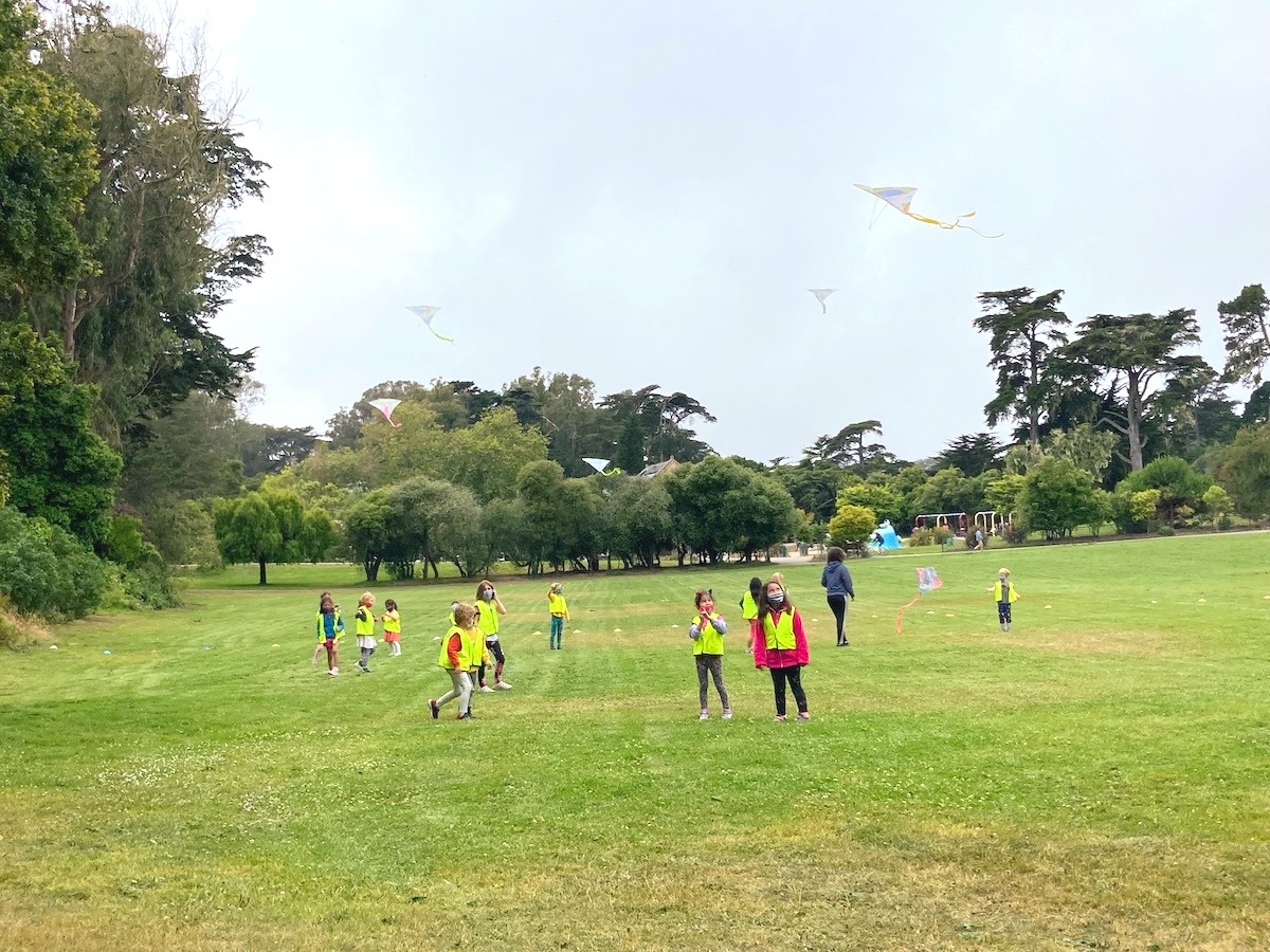 lelyceeSF's tweet photo. How is Week 2 of LFSF Atlantic camp going? Well, pretty good it seems! Campers are enjoying outdoor and indoor activities while learning more about the French Atlantic coast  🌊  🐙  🐚

#LFSFSummerCamps #LFSFCamps #LFSFjadore #WeAreLFSF https://t.co/Mbu61xpTlg
