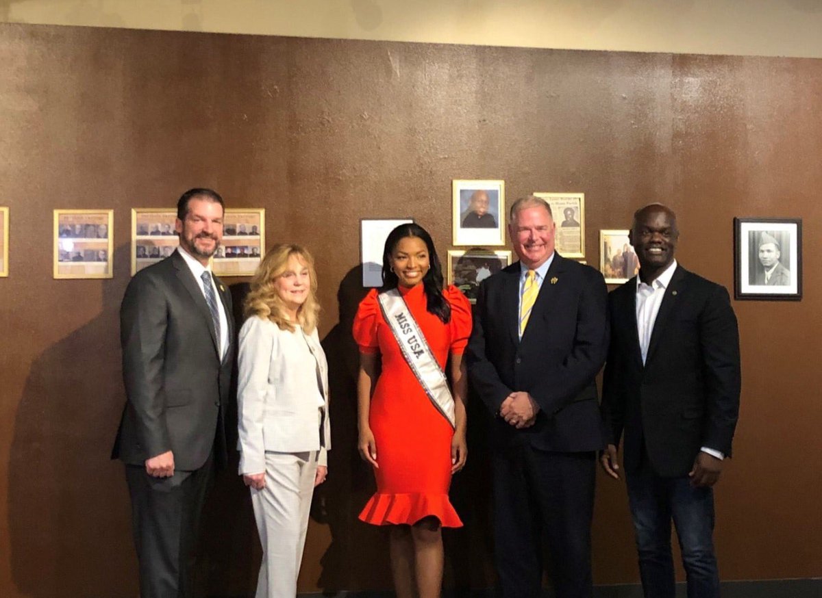 We are grateful to have been a part of a panel this week on the importance of family and community involvement for returning citizens. Our CEO Shellie Solomon joined FDC Secretary Mark Inch, Miss USA Asya Branch, and Miami-Dade Commissioner Kionne L McGhee in the discussion.