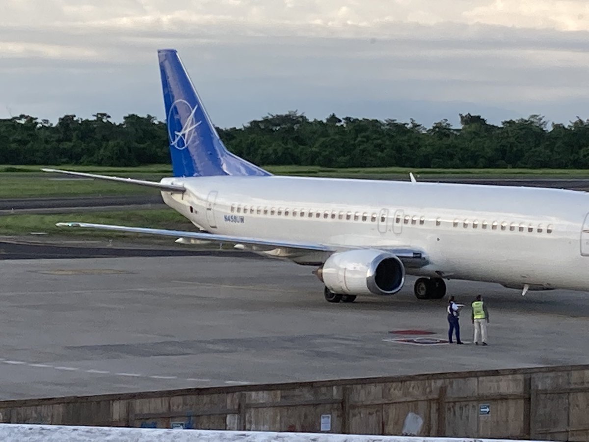polotuits's tweet photo. It’s not a question whether it’s happening it’s a question of how long it will go on. People went directly from SWIFT AIR (N458UW) to INM bus 5168. From there it was directly to the Talisman border with Guatemala.

In the third photo you can see small children. https://t.co/RGQAb7GSpj