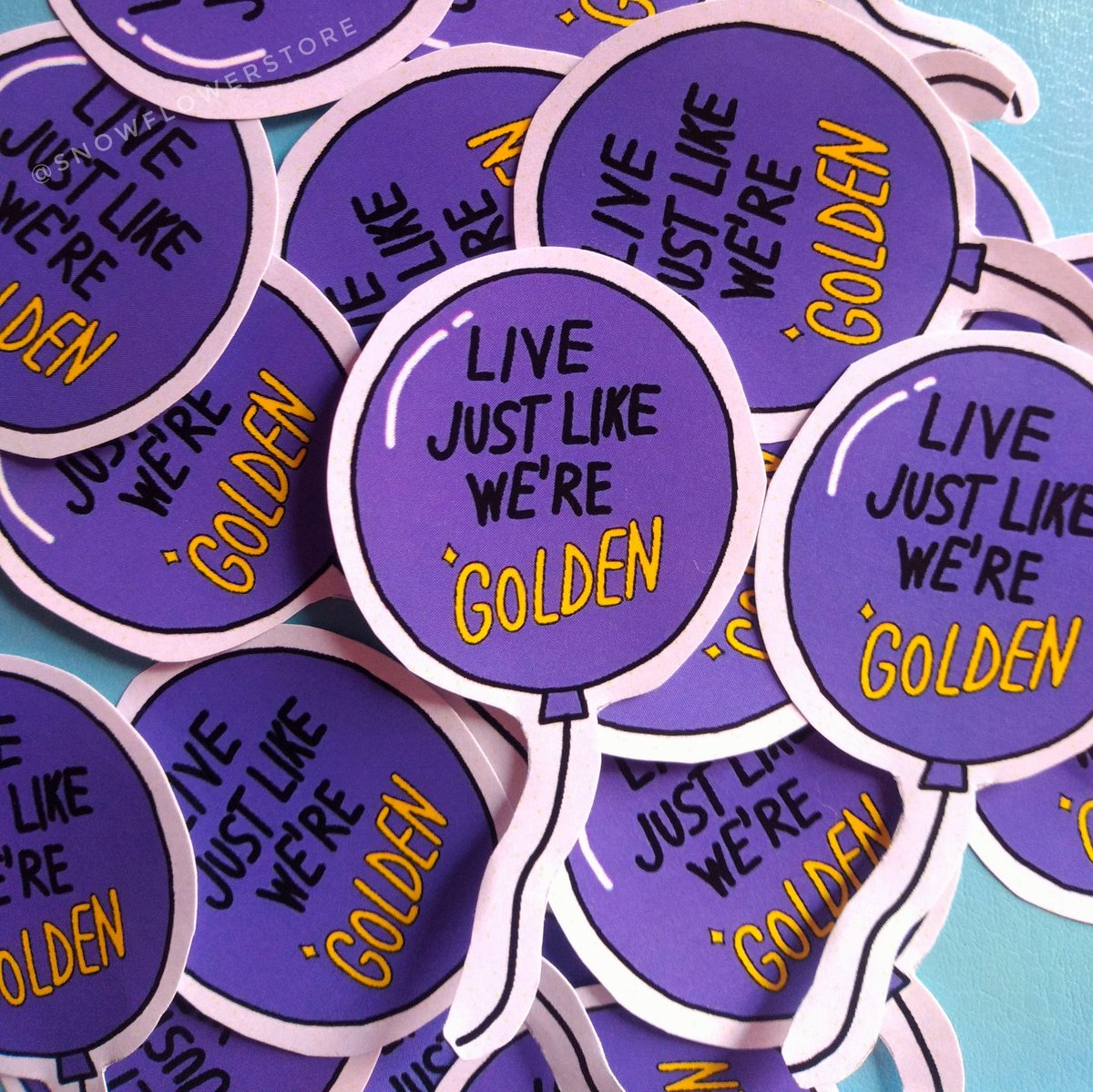 SnowFlowerStore's tweet image. Boa tarde! ✨
Adesivinhos de brinde atualizados hehe 💜